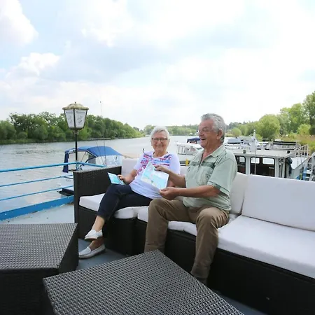 Hausboot Havelboot, Boot Fahren Und Wohnen In Einzigartiger Natur Im Havelland Botel Rathenow