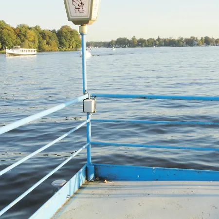 Hausboot Havelboot, Boot Fahren Und Wohnen In Einzigartiger Natur Im Havelland Botel *
