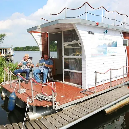 Botel Hausboot Havelboot, Boot Fahren Und Wohnen In Einzigartiger Natur Im Havelland