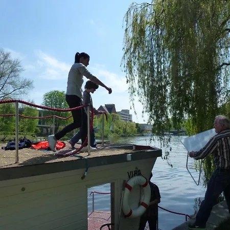 Botel Hausboot Havelboot, Boot Fahren Und Wohnen In Einzigartiger Natur Im Havelland