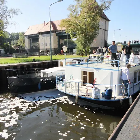 Botel Hausboot Havelboot, Boot Fahren Und Wohnen In Einzigartiger Natur Im Havelland *