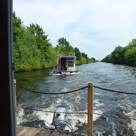 Hausboot Havelboot, Boot Fahren Und Wohnen In Einzigartiger Natur Im Havelland Botel