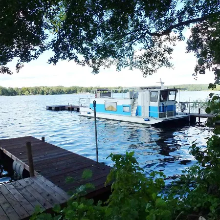 Botel Hausboot Havelboot, Boot Fahren Und Wohnen In Einzigartiger Natur Im Havelland