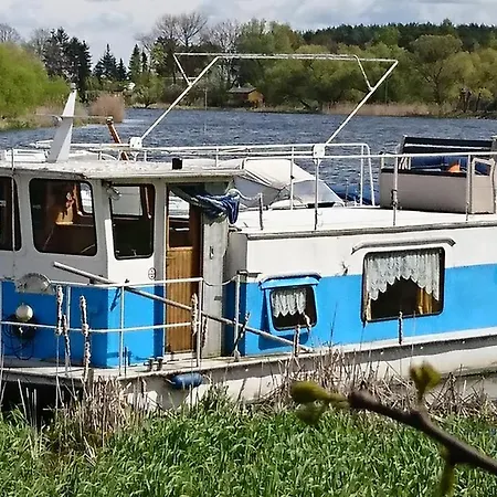 Hausboot Havelboot, Boot Fahren Und Wohnen In Einzigartiger Natur Im Havelland Botel