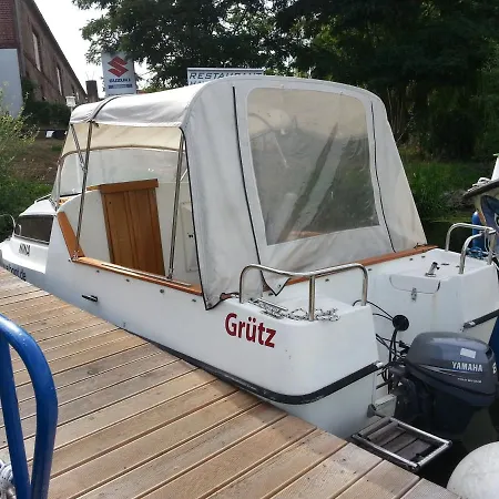 Hausboot Havelboot, Boot Fahren Und Wohnen In Einzigartiger Natur Im Havelland Botel Rathenow