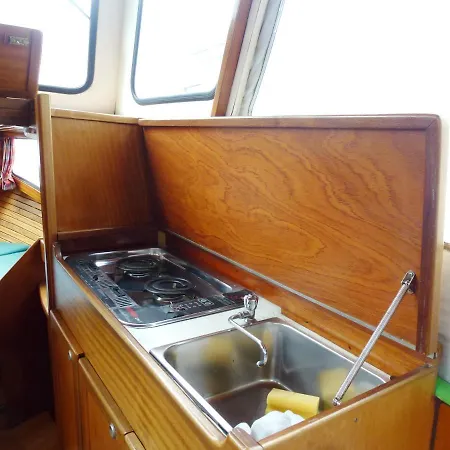 Hausboot Havelboot, Boot Fahren Und Wohnen In Einzigartiger Natur Im Havelland * Rathenow