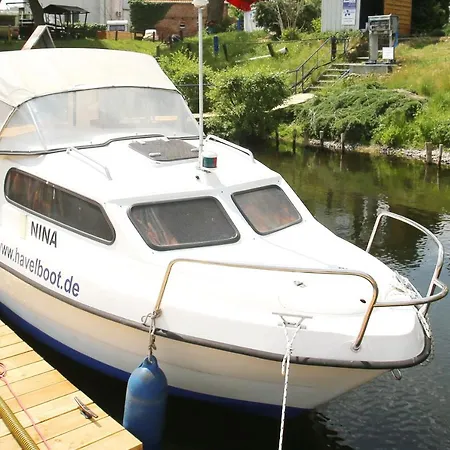 Hausboot Havelboot, Boot Fahren Und Wohnen In Einzigartiger Natur Im Havelland Botel Rathenow