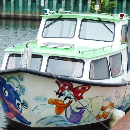 Hausboot Havelboot, Boot Fahren Und Wohnen In Einzigartiger Natur Im Havelland Rathenow