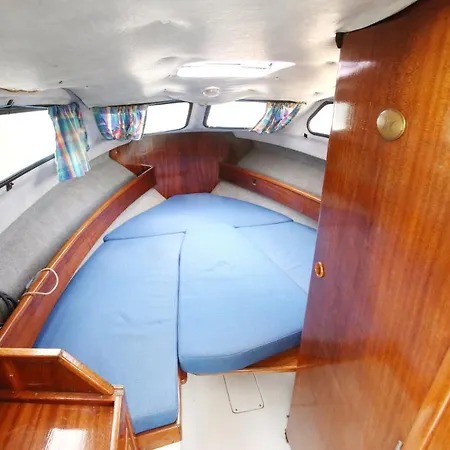 Hausboot Havelboot, Boot Fahren Und Wohnen In Einzigartiger Natur Im Havelland Rathenow