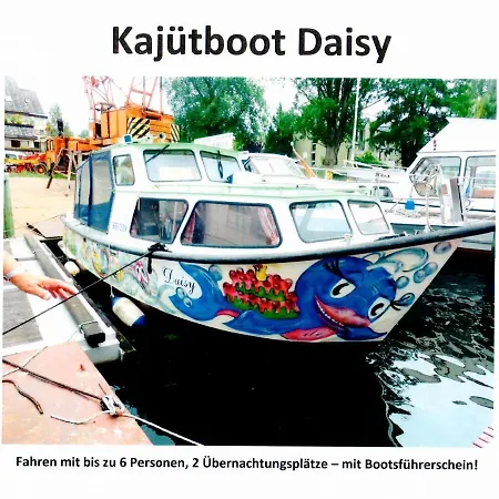 Hausboot Havelboot, Boot Fahren Und Wohnen In Einzigartiger Natur Im Havelland *